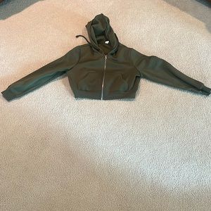 Great zip up Crop top